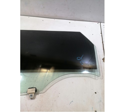 Стекло двери заднее левое