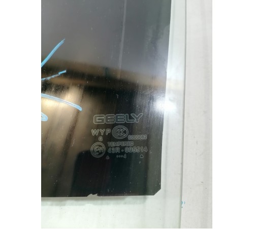 Стекло двери заднее левое