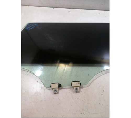 Стекло двери заднее левое