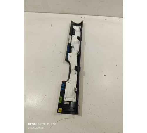 Накладка порога внутренняя передняя левая