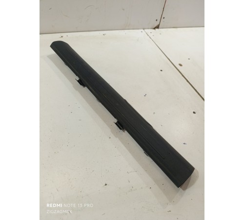 Накладка порога внутренняя передняя левая