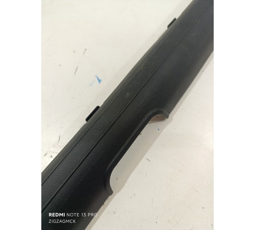 Накладка порога внутренняя передняя левая