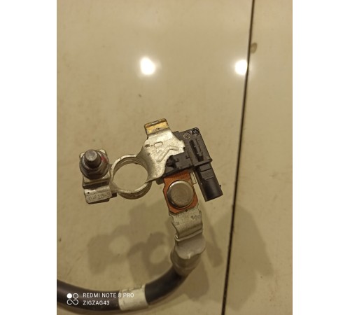 Клемма аккумулятора