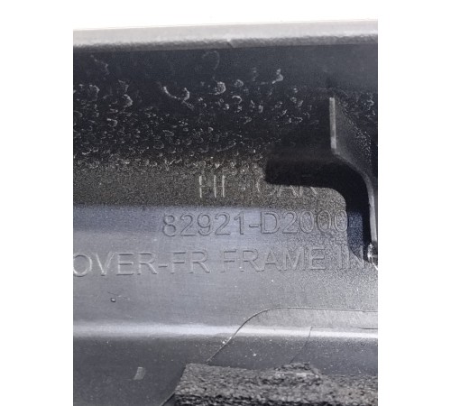 Наклада рамки двери (передняя правая)