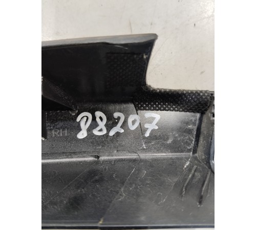 Наклада рамки двери (передняя правая)