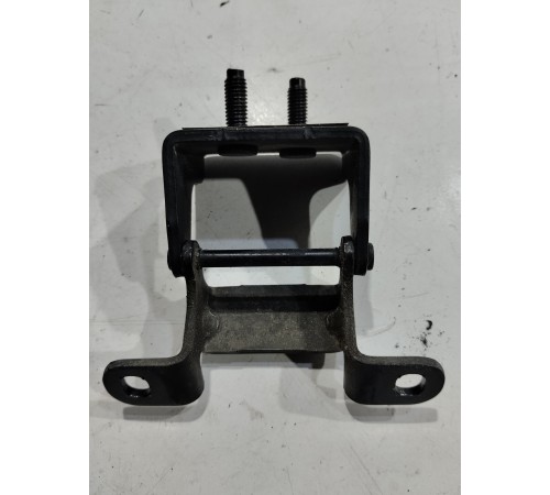 Петля багажника левая