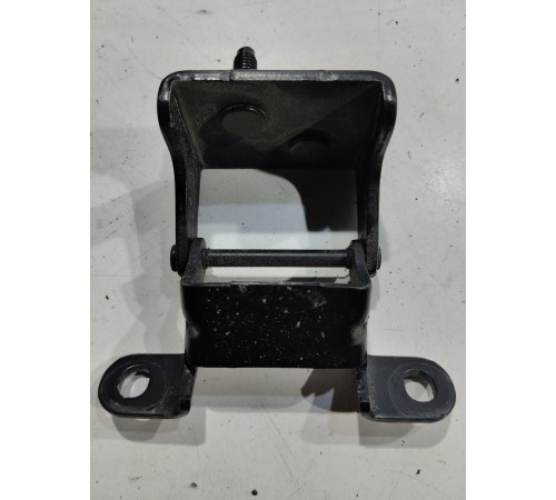 Петля багажника левая