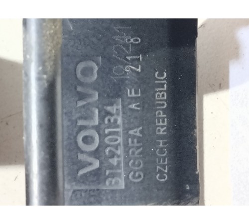 Петля багажника левая