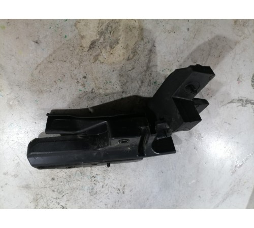 Накладка кронштейн правый