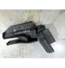 Накладка кронштейн правый