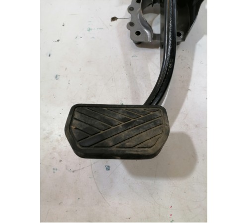 Педаль тормоза