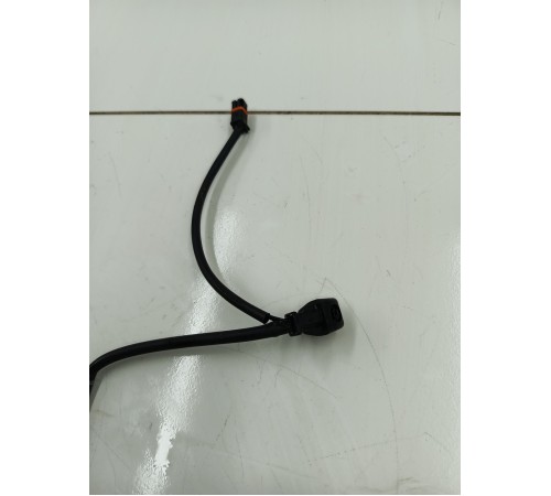 Форсунка омывателя лобового стекла левая