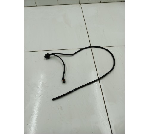 Форсунка омывателя лобового стекла левая