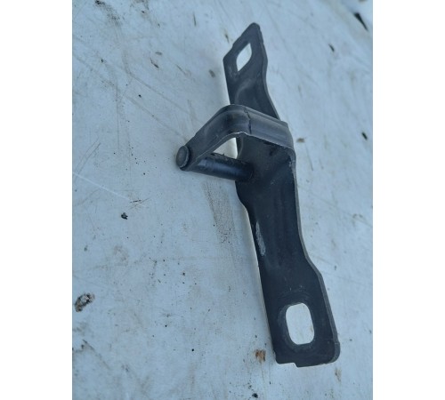 Ответная часть замка багажника