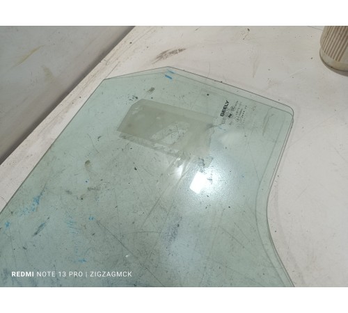 Стекло двери заднее левое