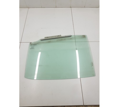 Стекло двери заднее левое