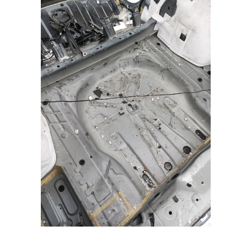 Ниша багажника (запасного колеса)