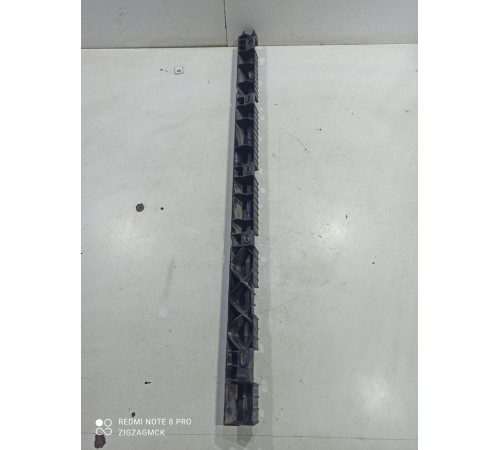 Кронштейн(крепление) накладки порога задний правый