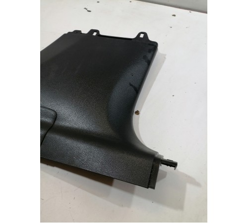 Обшивка центральной стойки правая нижняя