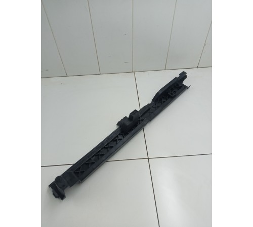 Кронштейн пола багажника левый