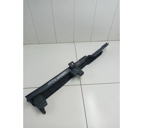 Кронштейн пола багажника левый