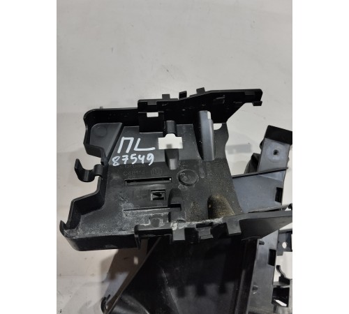 Кронштейн(крепление) замка двери передний левый