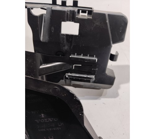 Кронштейн(крепление) замка двери передний левый