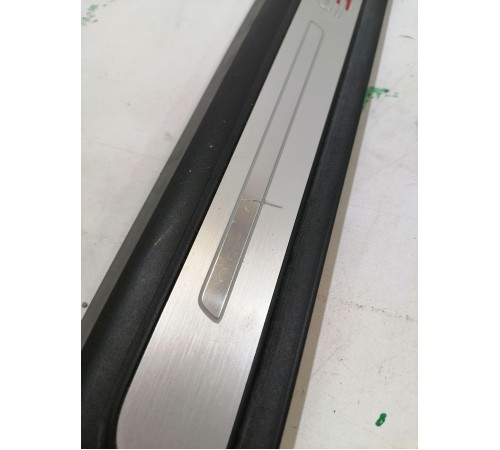 Накладка порога передняя левая