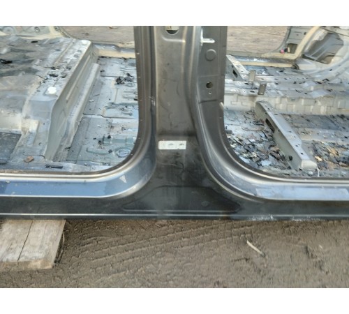 Порог со стойкой правый