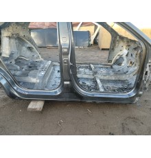 Порог со стойкой правый