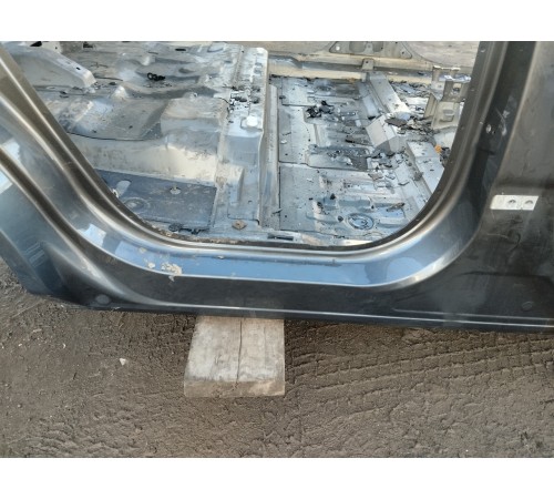 Порог со стойкой правый