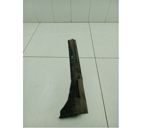 Уплотнитель порога двери задний правый