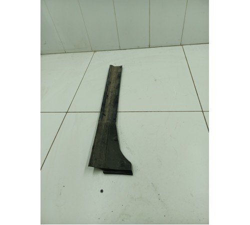 Уплотнитель порога двери задний правый