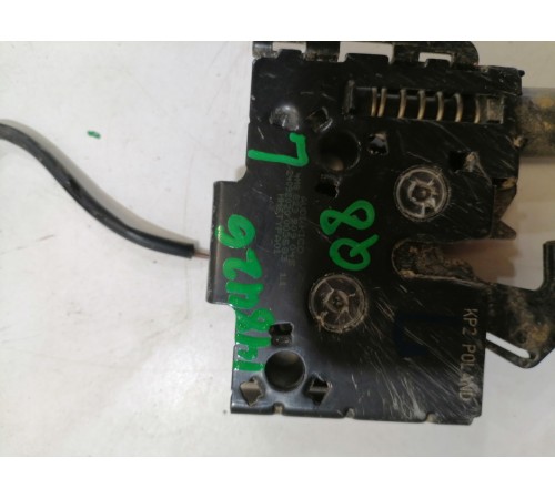 Замок капота