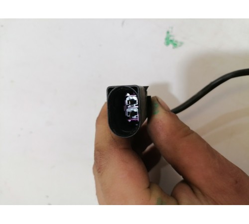 Замок капота