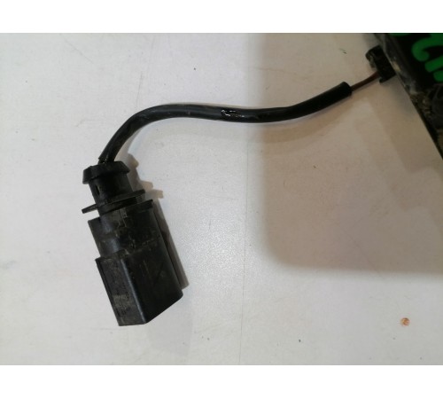 Замок капота