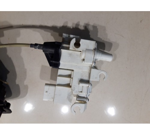 Замок двери (передний правый)