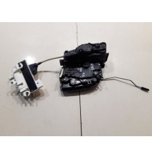 Замок двери (передний правый)