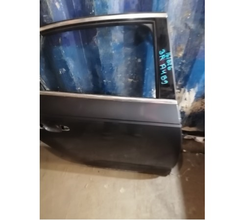 Дверь задняя правая