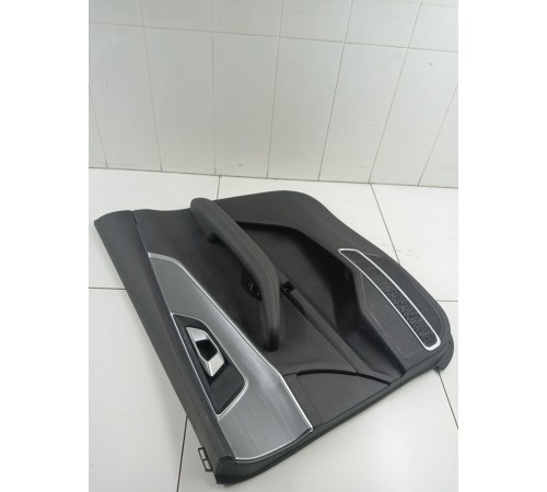 Обшивка двери передняя правая