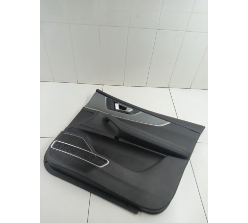 Обшивка двери передняя правая