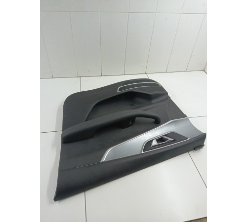 Обшивка двери передняя правая