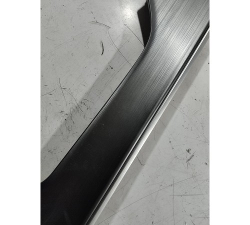 Накладка обшивки двери передняя правая декоративная