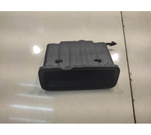 ручка крышки багажника(внутренняя)