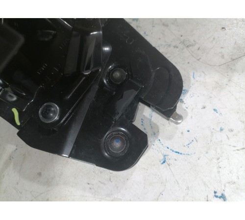 Замок заднего седенья