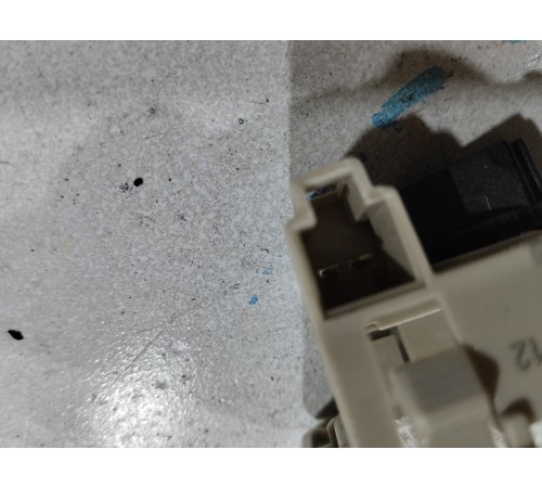 Плафон внутреннего освещения салона 