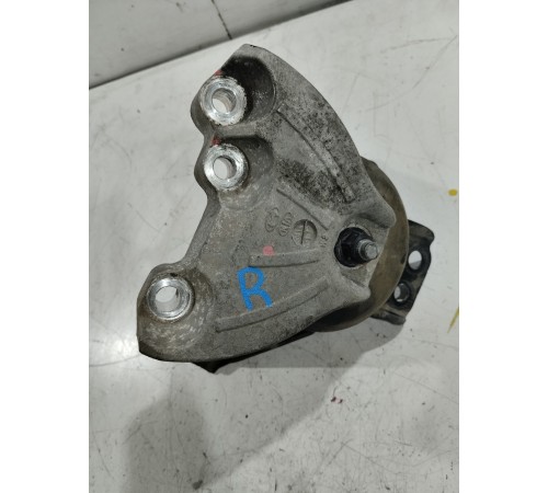 Опора двигателя правая