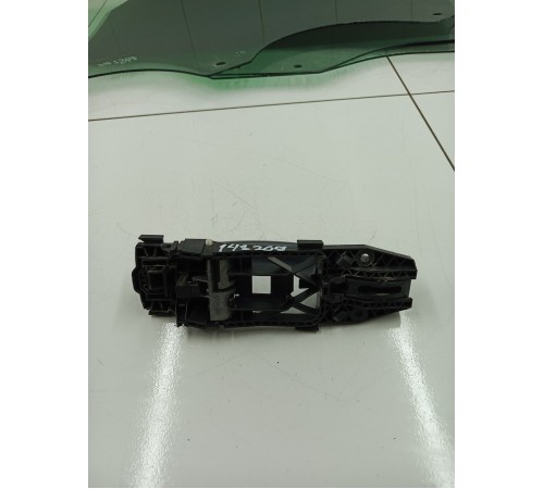 Ручка двери передняя правая внешняя