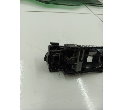 Ручка двери передняя правая внешняя