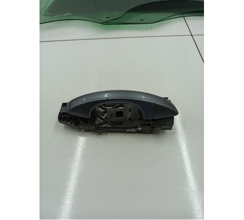 Ручка двери передняя правая внешняя